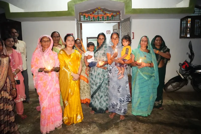 टिकरवारा में घर-घर जला ’आशीर्वाद का दीप’, प्रधानमंत्री के राष्ट्रसेवा संकल्प को दिया आशीर्वाद