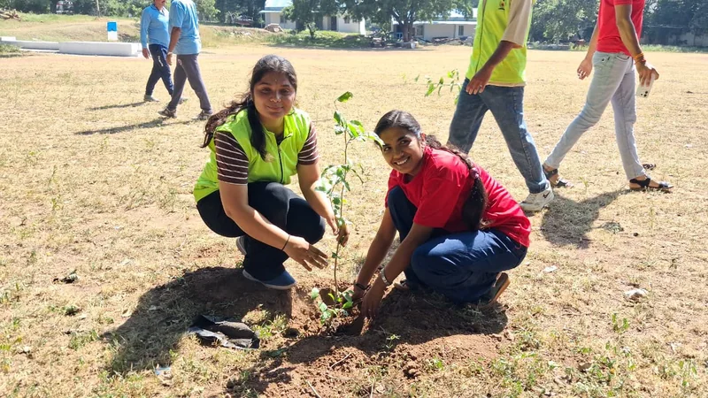 "सेवा संकल्प अभियान" के अंतर्गत होमगार्ड लाइन में स्वच्छता, श्रमदान एवं पौधारोपण कार्यक्रम आयोजित किया